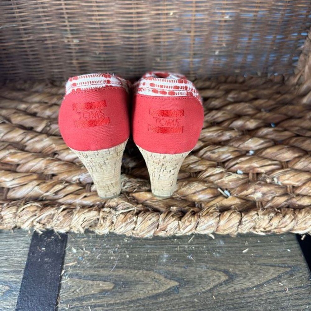 Toms Sz 9 Women's Scarlet White Chevron Woven Cork Wedge Shoes - Picture 4 of 6